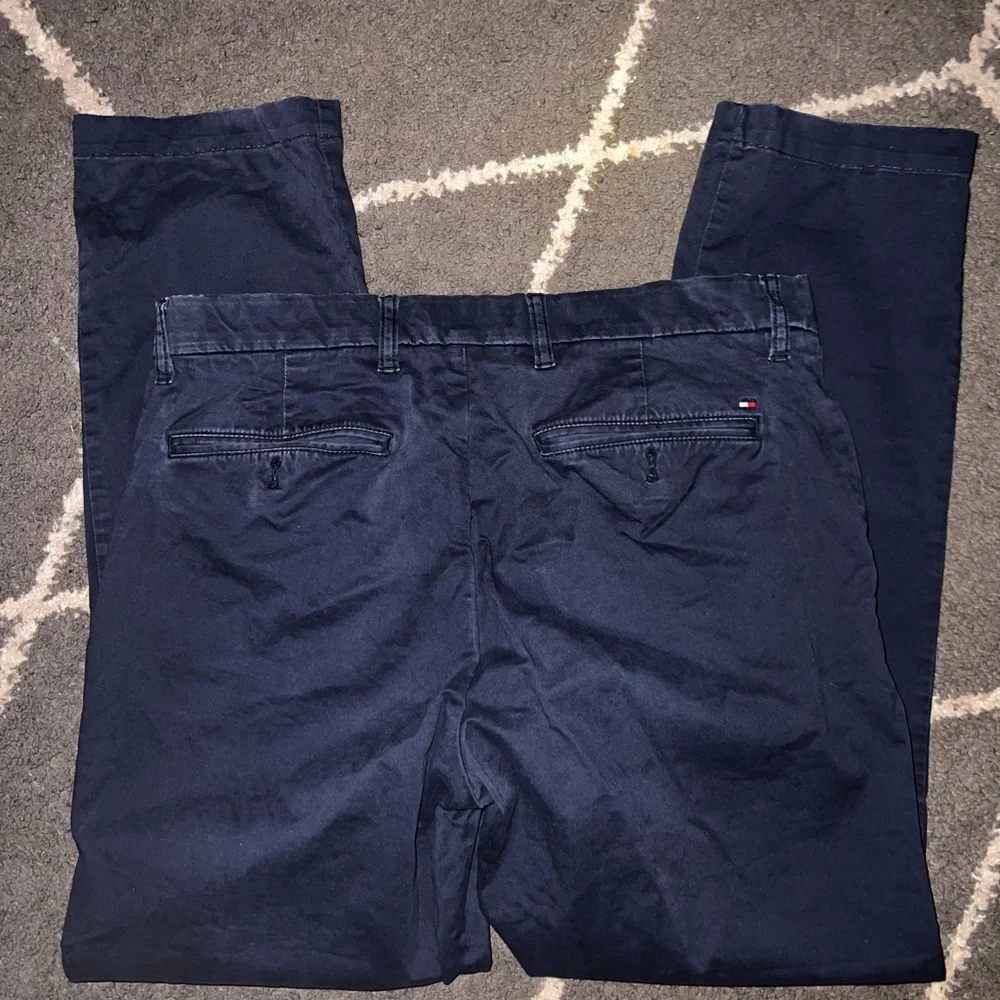 Tommy Hilfiger Mens Slim Fit Blue Chino Pants Size 33x32 - Picture 7 of 7
